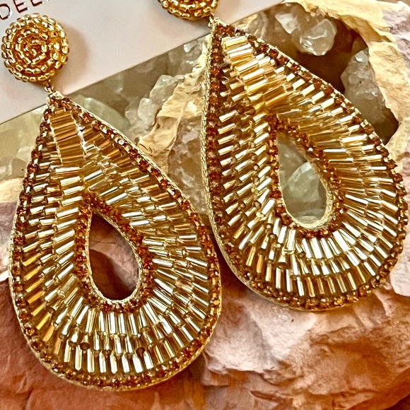 NWT Deepa Gurnani Beaded Gold Crystal Hoop Chandeliers - Picture 8 of 15